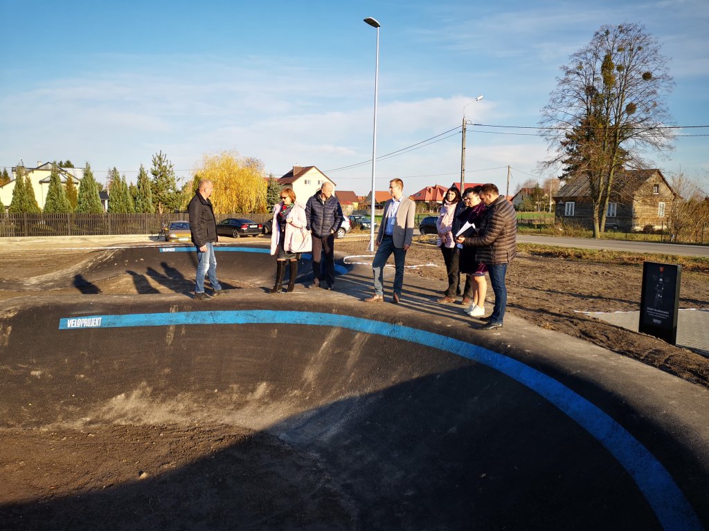 Pumptrack w Rzekuniu oficjalnie oddany do użytku [21.11.2019] - zdjęcie #4 - eOstroleka.pl