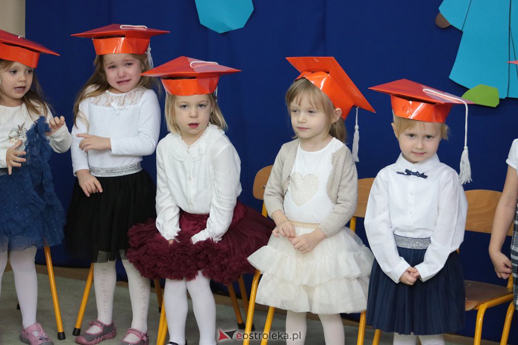 Pasowanie na przedszkolaka w „Krainie Misiów” [21.11.2019] - zdjęcie #11 - eOstroleka.pl