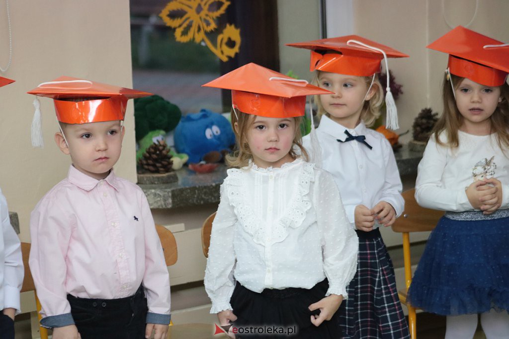 Pasowanie na przedszkolaka w „Krainie Misiów” [21.11.2019] - zdjęcie #12 - eOstroleka.pl