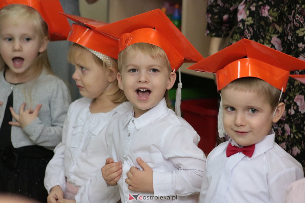 Pasowanie na przedszkolaka w „Krainie Misiów” [21.11.2019] - zdjęcie #33 - eOstroleka.pl