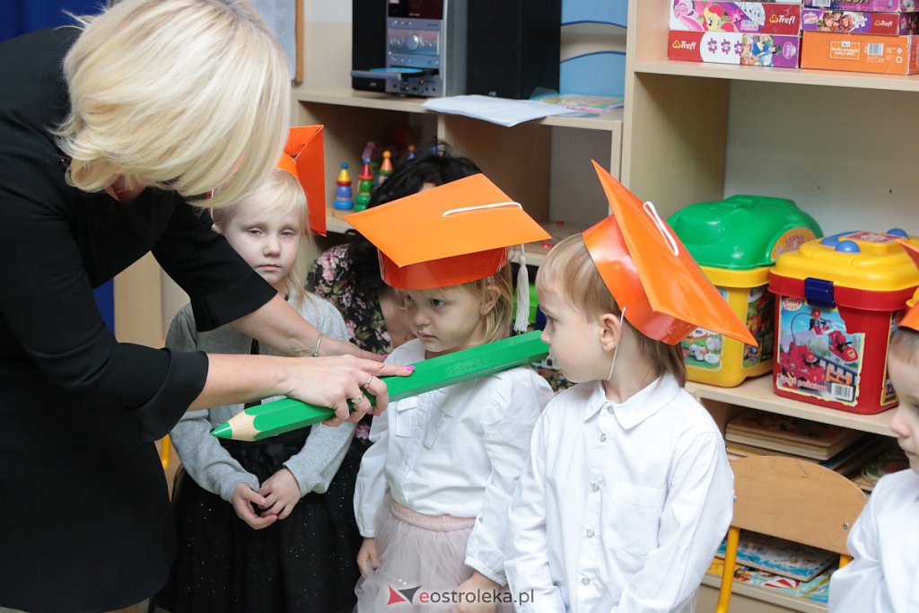 Pasowanie na przedszkolaka w „Krainie Misiów” [21.11.2019] - zdjęcie #63 - eOstroleka.pl