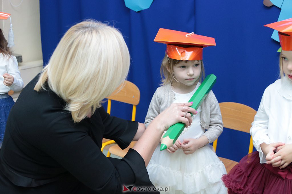 Pasowanie na przedszkolaka w „Krainie Misiów” [21.11.2019] - zdjęcie #15 - eOstroleka.pl