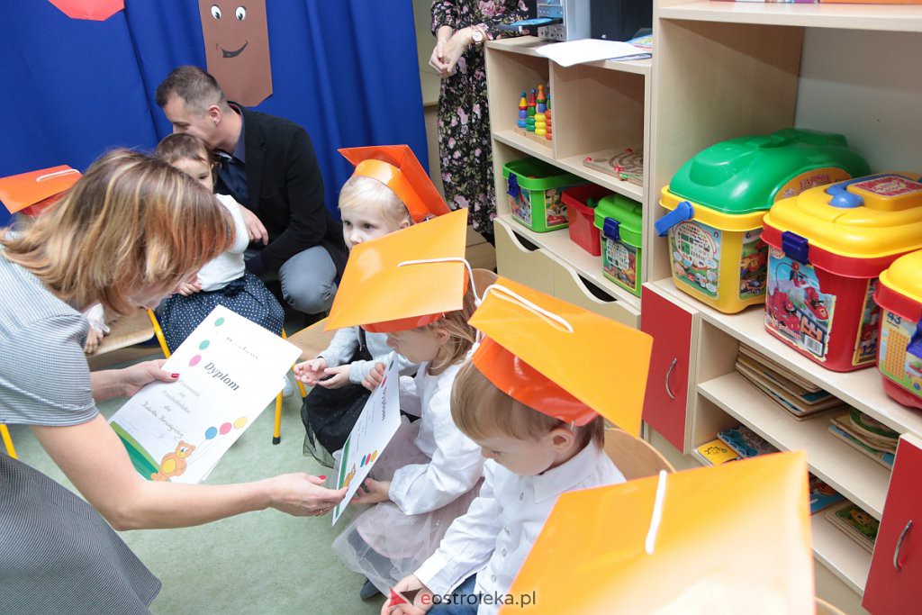 Pasowanie na przedszkolaka w „Krainie Misiów” [21.11.2019] - zdjęcie #82 - eOstroleka.pl