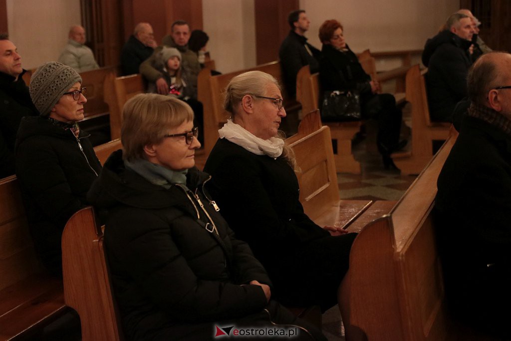 Ostrołęka uczciła pamięć zmarłych samorządowców [ZDJĘCIA] - zdjęcie #16 - eOstroleka.pl