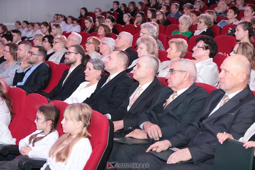 XXII Ostrołęckie Spotkania Chóralne w patriotycznym tonie [24.11.2019] - zdjęcie #43 - eOstroleka.pl