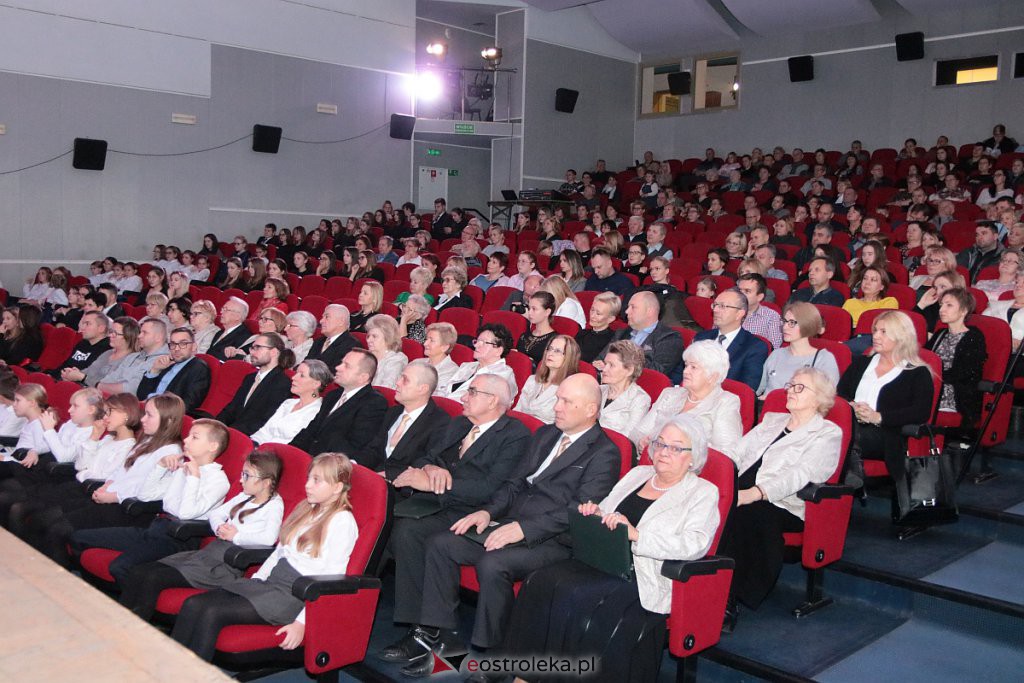 XXII Ostrołęckie Spotkania Chóralne w patriotycznym tonie [24.11.2019] - zdjęcie #37 - eOstroleka.pl