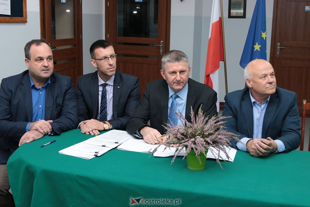 Historyczna umowa na inwestycję z Funduszu Dróg Samorządowych podpisana [26.11.2019] - zdjęcie #2 - eOstroleka.pl