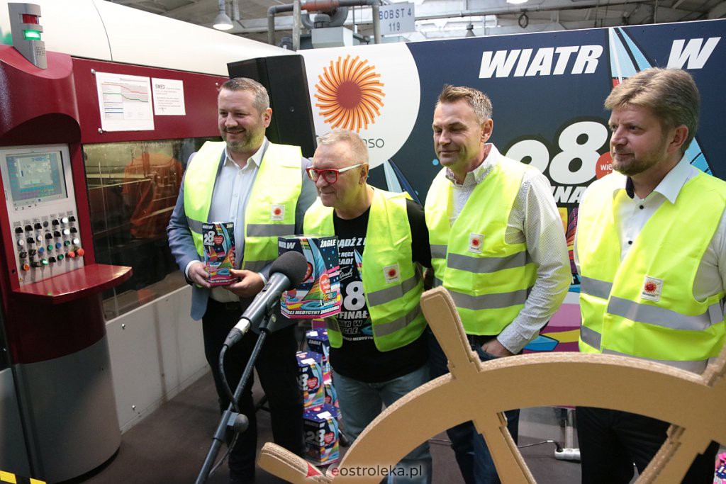 Jerzy Owsiak odwiedził Ostrołękę. Pokazał puszkę 28. finału i symbolicznie rozpoczął ostatni etap produkcji [27.11.2019] - zdjęcie #21 - eOstroleka.pl