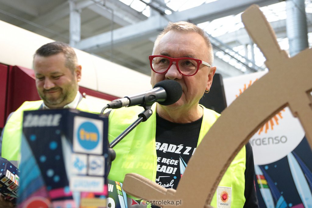 Jerzy Owsiak odwiedził Ostrołękę. Pokazał puszkę 28. finału i symbolicznie rozpoczął ostatni etap produkcji [27.11.2019] - zdjęcie #18 - eOstroleka.pl