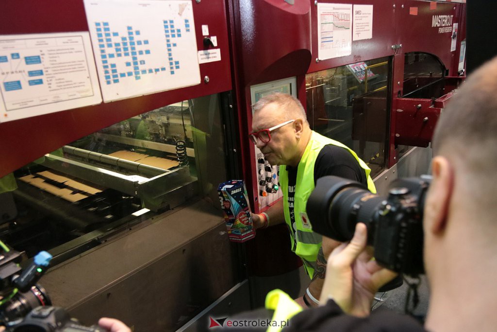 Jerzy Owsiak odwiedził Ostrołękę. Pokazał puszkę 28. finału i symbolicznie rozpoczął ostatni etap produkcji [27.11.2019] - zdjęcie #15 - eOstroleka.pl