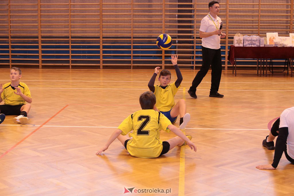 Mecz z reprezentacją Polski w siatkówce na siedząco na finał Dni Integracji w SP nr 10 [27.11.2019] - zdjęcie #52 - eOstroleka.pl