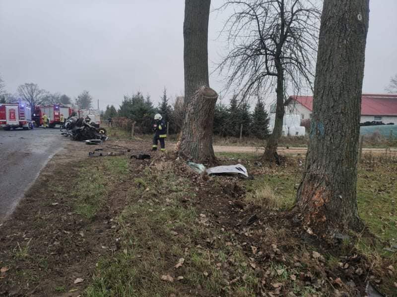 Poważny wypadek w miejscowości Ulatowo-Pogorzel. W akcji śmigłowiec LPR [27.11.2019] - zdjęcie #2 - eOstroleka.pl