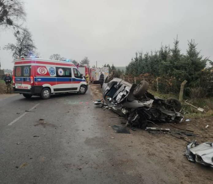 Poważny wypadek w miejscowości Ulatowo-Pogorzel. W akcji śmigłowiec LPR [27.11.2019] - zdjęcie #1 - eOstroleka.pl