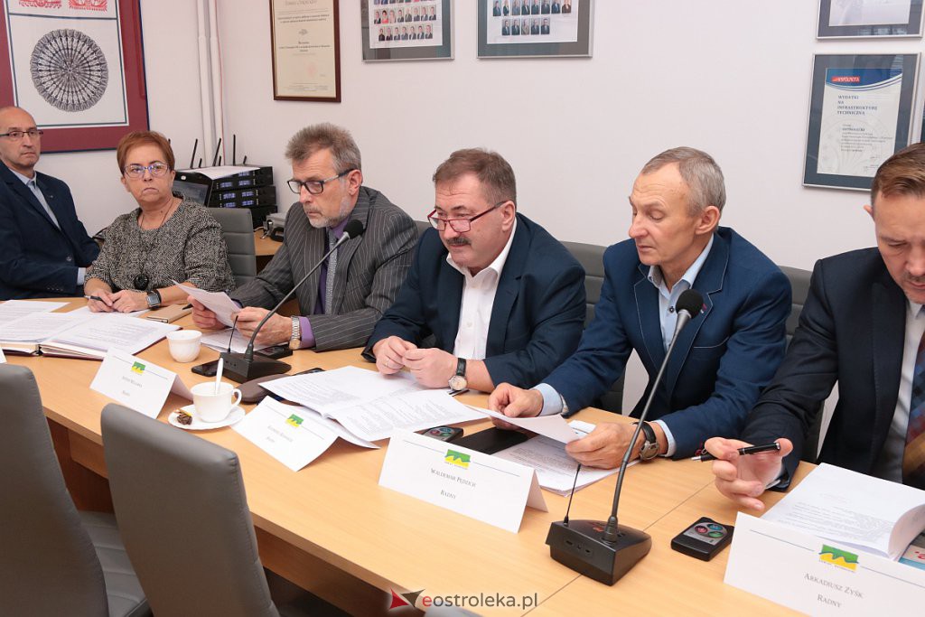 XIII sesja Rady powiatu w Ostrołęce [28.11.2019] - zdjęcie #26 - eOstroleka.pl