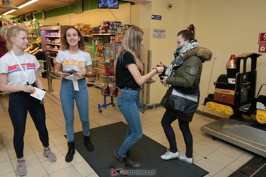 Ruszyła Świąteczna Zbiórka Żywności. W 35 sklepach dyżuruje kilkuset wolontariuszy [29.11.2019] - zdjęcie #11 - eOstroleka.pl