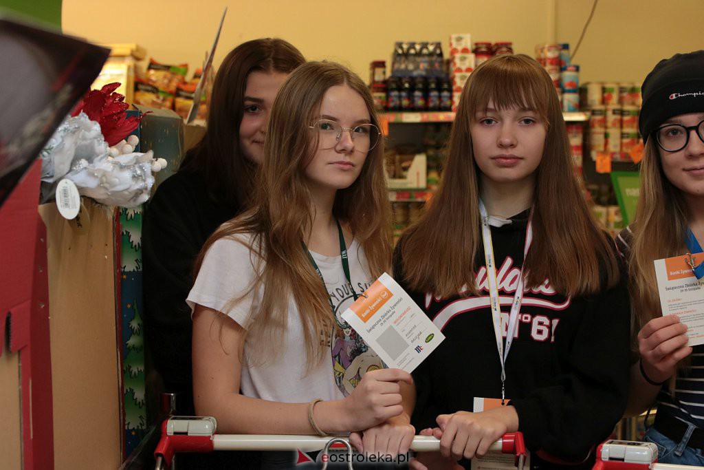 Pierwszy dzień Świątecznej Zbiórki Żywności za nami [ZDJĘCIA] - zdjęcie #44 - eOstroleka.pl