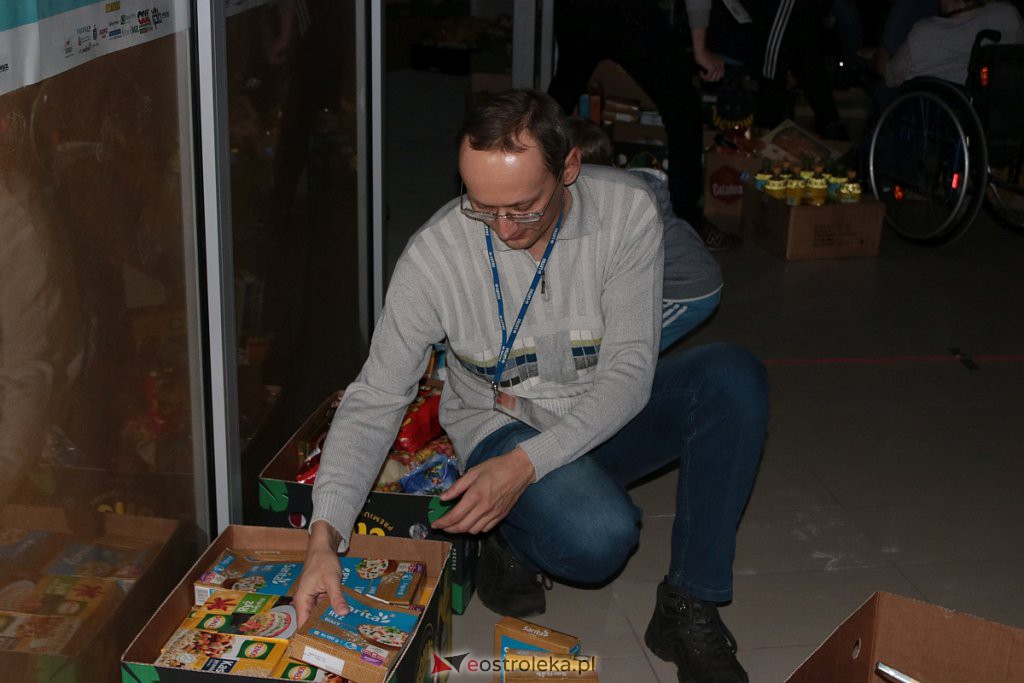 Pierwszy dzień Świątecznej Zbiórki Żywności za nami [ZDJĘCIA] - zdjęcie #4 - eOstroleka.pl