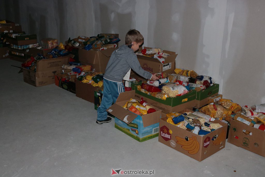 Pierwszy dzień Świątecznej Zbiórki Żywności za nami [ZDJĘCIA] - zdjęcie #9 - eOstroleka.pl