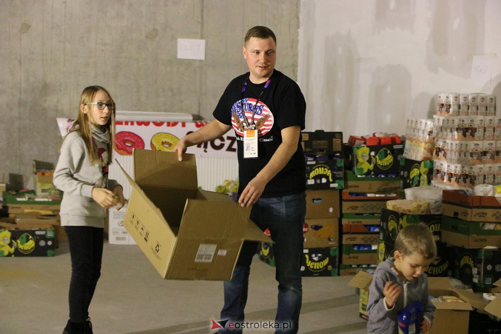 Pierwszy dzień Świątecznej Zbiórki Żywności za nami [ZDJĘCIA] - zdjęcie #77 - eOstroleka.pl