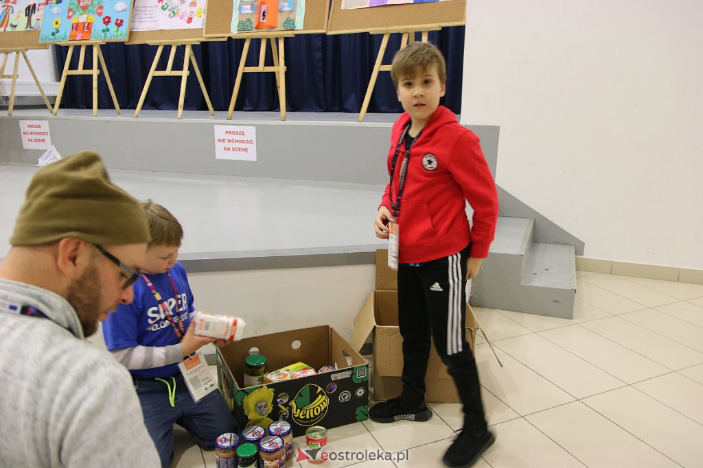 Pierwszy dzień Świątecznej Zbiórki Żywności za nami [ZDJĘCIA] - zdjęcie #90 - eOstroleka.pl