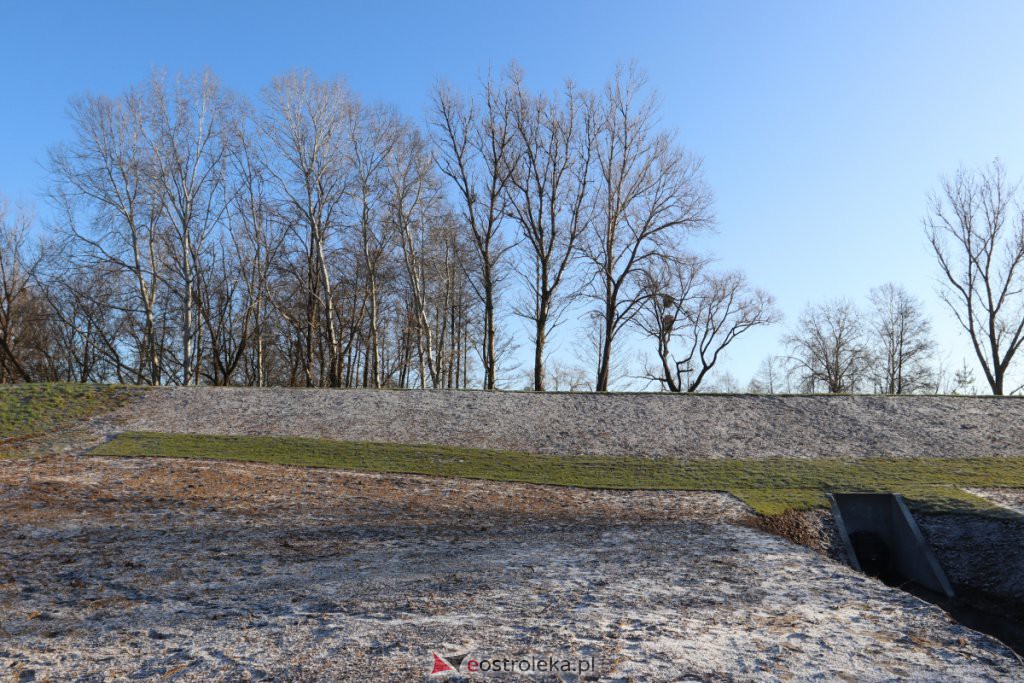 Wał przeciwpowodziowy po naprawie [3.12.2019] - zdjęcie #9 - eOstroleka.pl