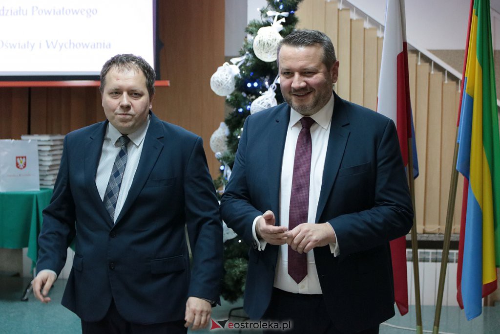 I Ostrołęckie dyktando dla Dorosłych [06.12.2019] - zdjęcie #91 - eOstroleka.pl