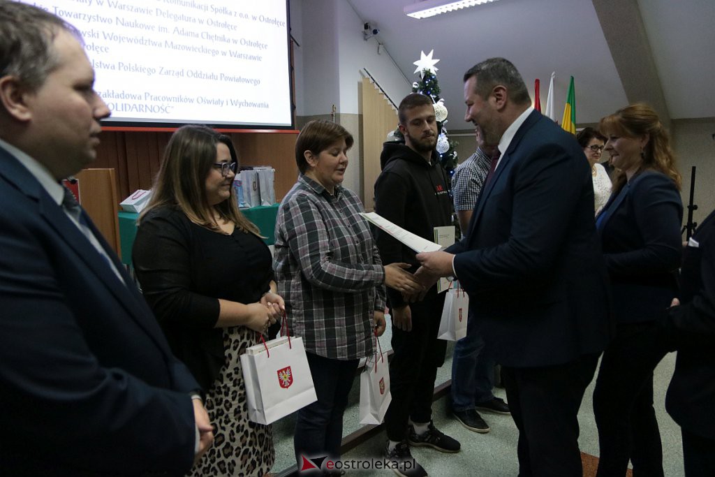 I Ostrołęckie dyktando dla Dorosłych [06.12.2019] - zdjęcie #61 - eOstroleka.pl