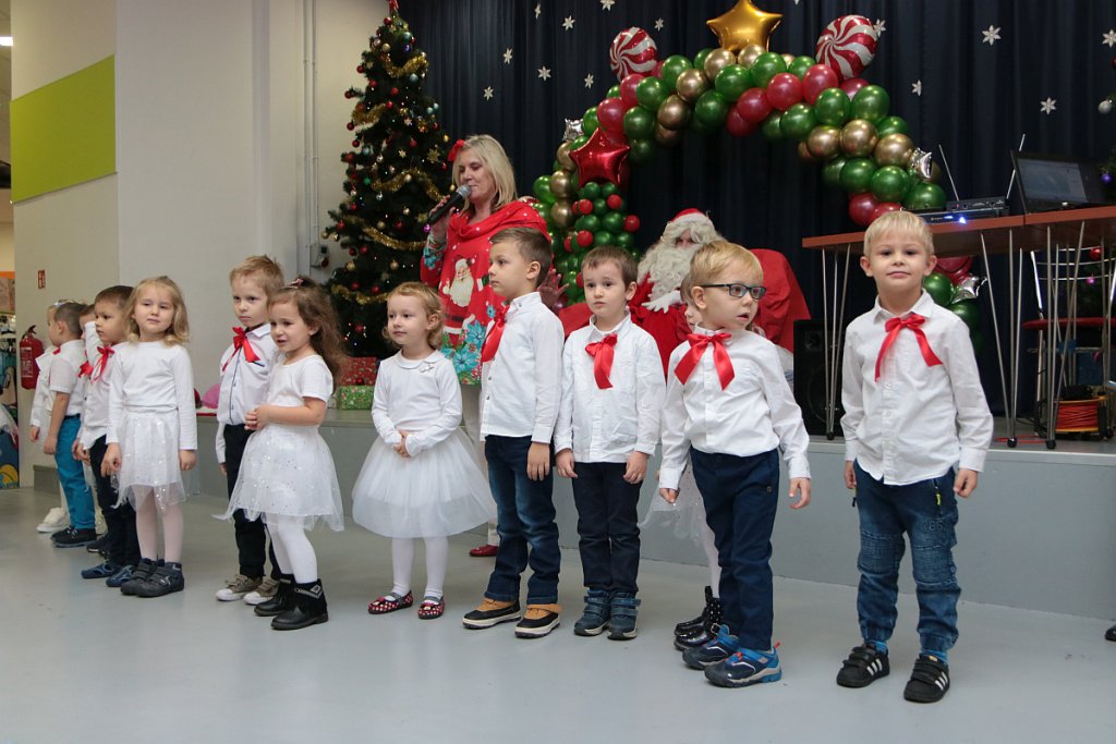 Mikołajki w Hali targowej Feniks [07.12.2019] - zdjęcie #84 - eOstroleka.pl