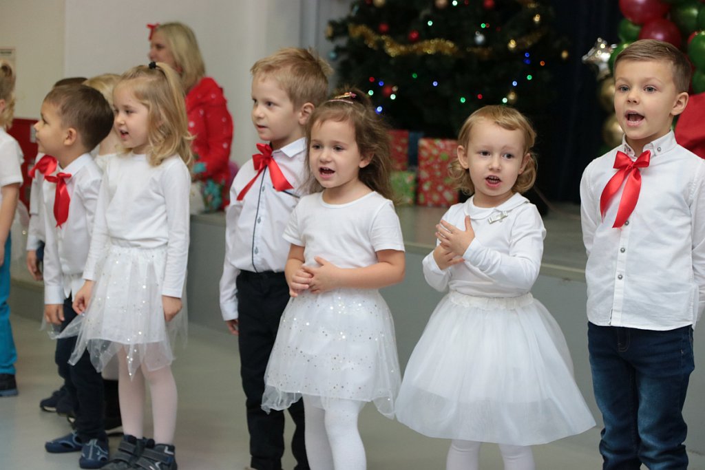 Mikołajki w Hali targowej Feniks [07.12.2019] - zdjęcie #83 - eOstroleka.pl