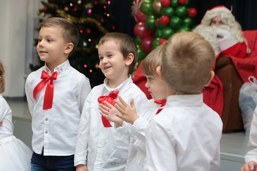Mikołajki w Hali targowej Feniks [07.12.2019] - zdjęcie #79 - eOstroleka.pl