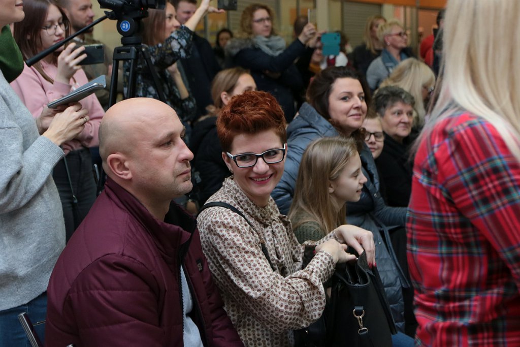Mikołajki w Hali targowej Feniks [07.12.2019] - zdjęcie #70 - eOstroleka.pl