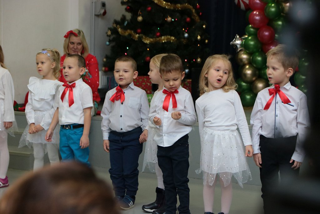 Mikołajki w Hali targowej Feniks [07.12.2019] - zdjęcie #69 - eOstroleka.pl