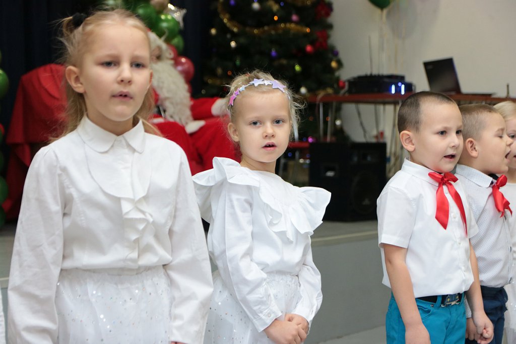Mikołajki w Hali targowej Feniks [07.12.2019] - zdjęcie #65 - eOstroleka.pl