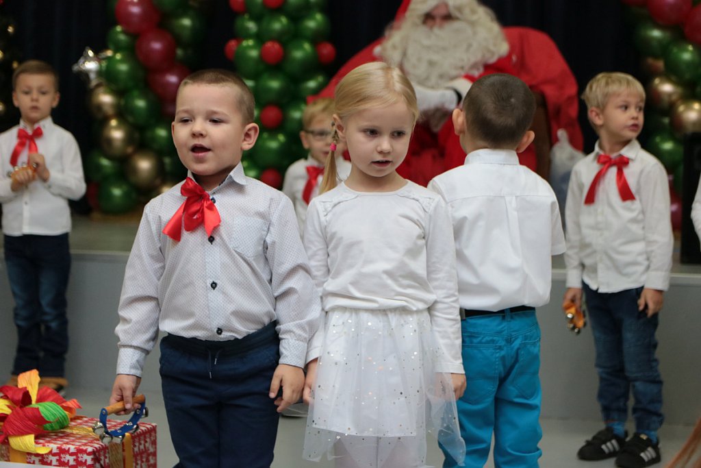 Mikołajki w Hali targowej Feniks [07.12.2019] - zdjęcie #40 - eOstroleka.pl