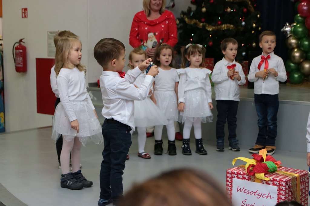 Mikołajki w Hali targowej Feniks [07.12.2019] - zdjęcie #39 - eOstroleka.pl