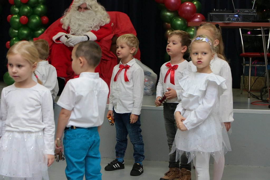 Mikołajki w Hali targowej Feniks [07.12.2019] - zdjęcie #38 - eOstroleka.pl