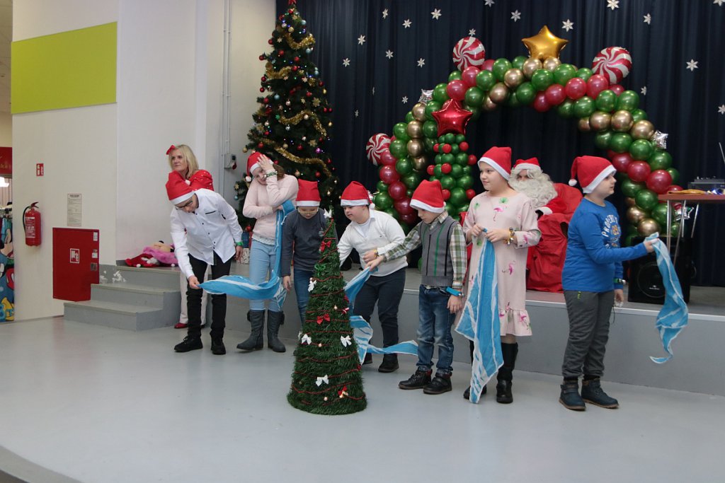 Mikołajki w Hali targowej Feniks [07.12.2019] - zdjęcie #36 - eOstroleka.pl