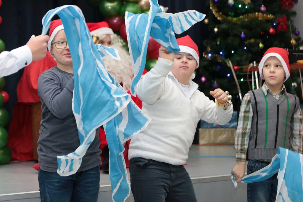 Mikołajki w Hali targowej Feniks [07.12.2019] - zdjęcie #23 - eOstroleka.pl