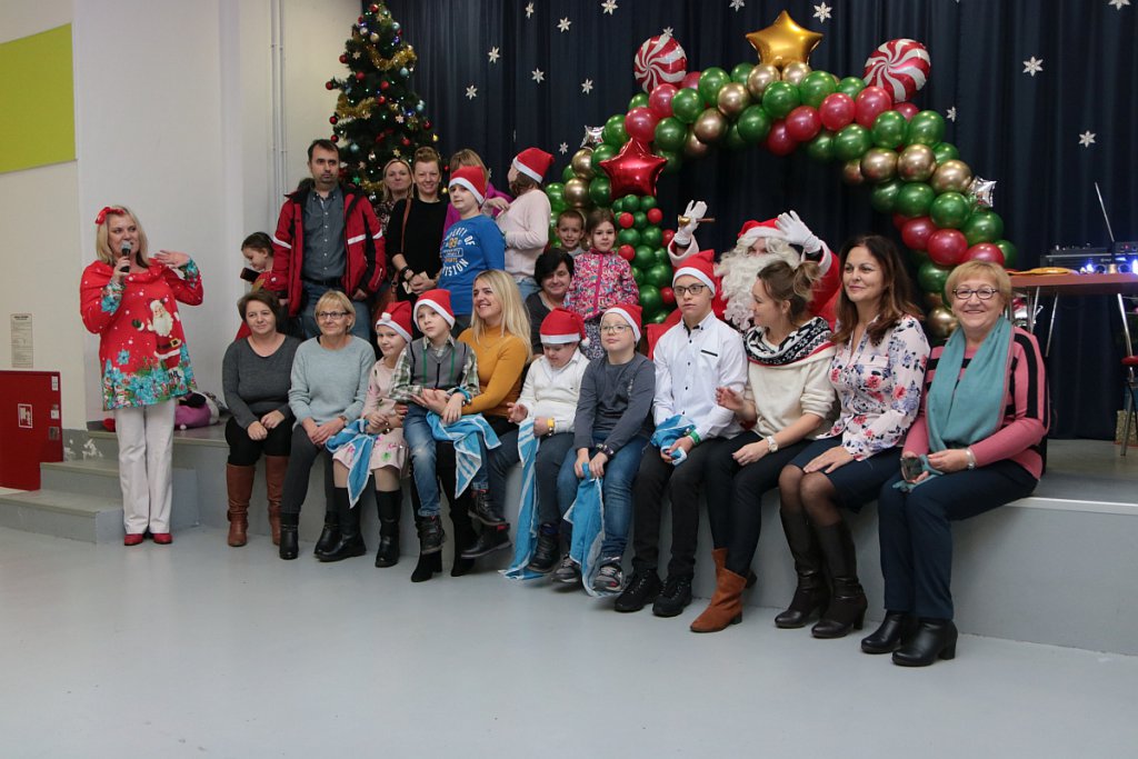 Mikołajki w Hali targowej Feniks [07.12.2019] - zdjęcie #4 - eOstroleka.pl