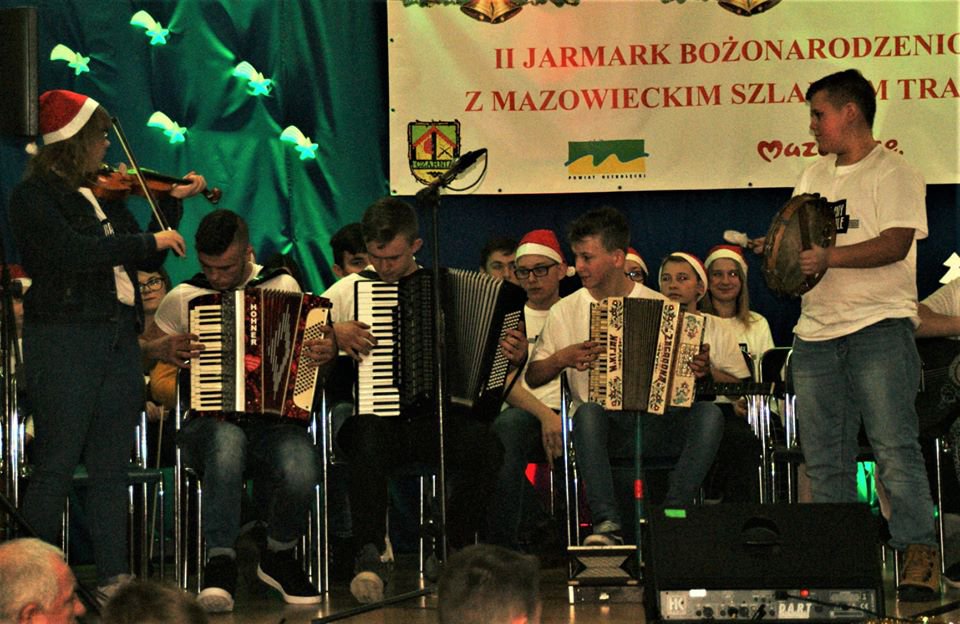 Jarmark Bożonarodzeniowy w Czarni dzień 1 [07.12.2019] - zdjęcie #30 - eOstroleka.pl