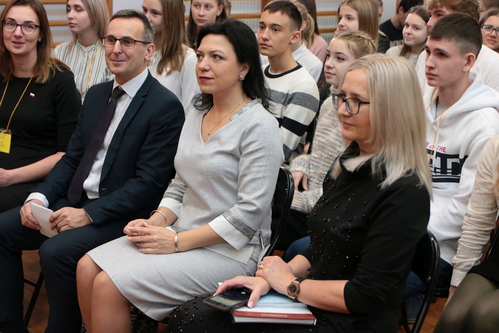 Młodzież z Usola Syberyjskiego z wizytą w II LO [09.12.2019] - zdjęcie #49 - eOstroleka.pl