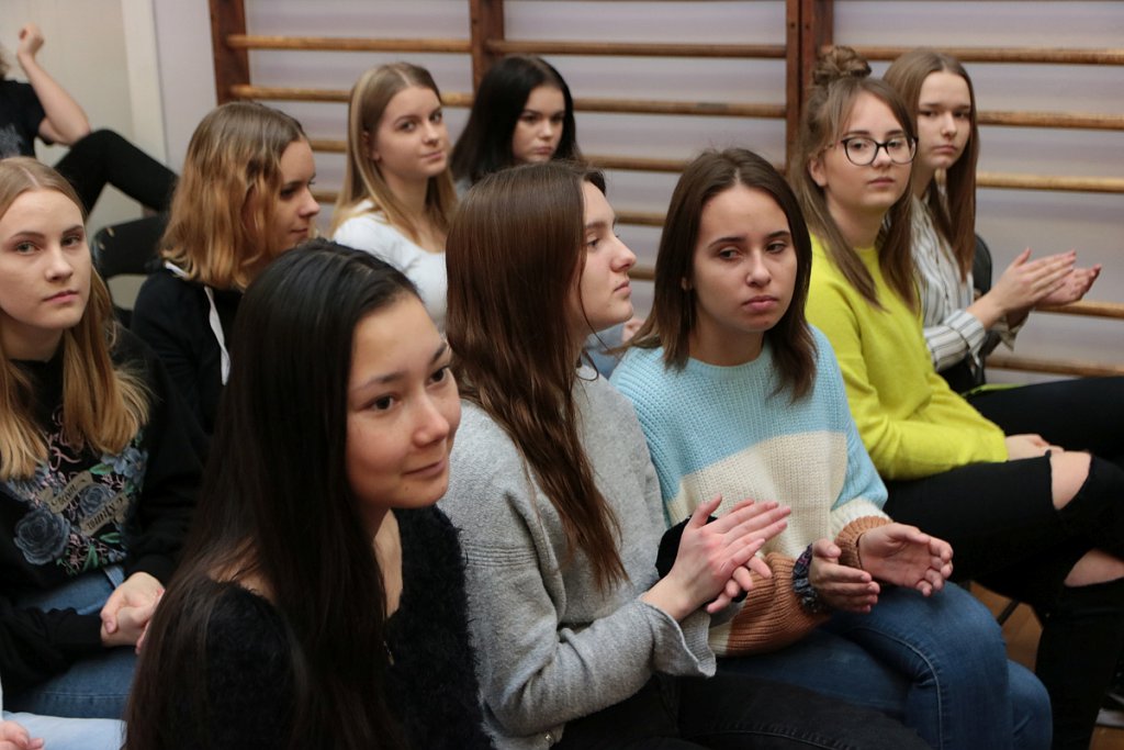 Młodzież z Usola Syberyjskiego z wizytą w II LO [09.12.2019] - zdjęcie #14 - eOstroleka.pl