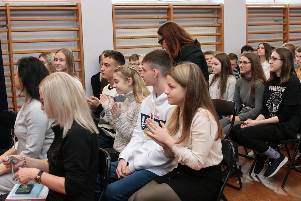 Młodzież z Usola Syberyjskiego z wizytą w II LO [09.12.2019] - zdjęcie #33 - eOstroleka.pl