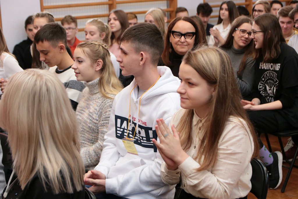 Młodzież z Usola Syberyjskiego z wizytą w II LO [09.12.2019] - zdjęcie #28 - eOstroleka.pl