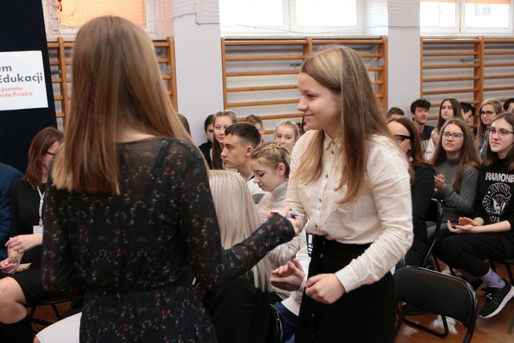 Młodzież z Usola Syberyjskiego z wizytą w II LO [09.12.2019] - zdjęcie #30 - eOstroleka.pl