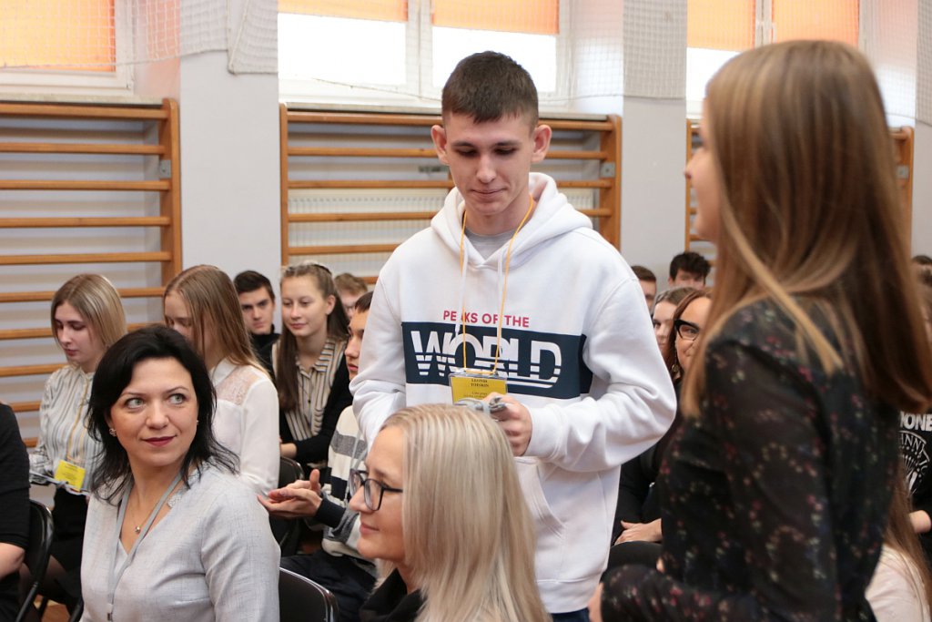 Młodzież z Usola Syberyjskiego z wizytą w II LO [09.12.2019] - zdjęcie #24 - eOstroleka.pl