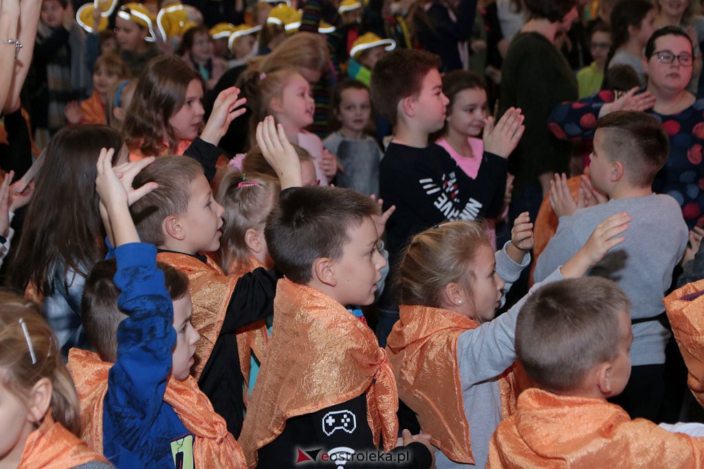 Majka Jeżowska zagrała w Ostrołęce. Dzieci były zachwycone! [10.12.2019] - zdjęcie #18 - eOstroleka.pl