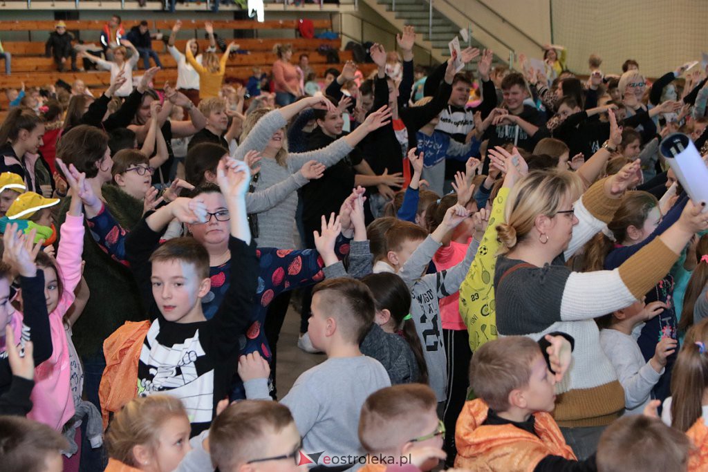 Majka Jeżowska zagrała w Ostrołęce. Dzieci były zachwycone! [10.12.2019] - zdjęcie #10 - eOstroleka.pl