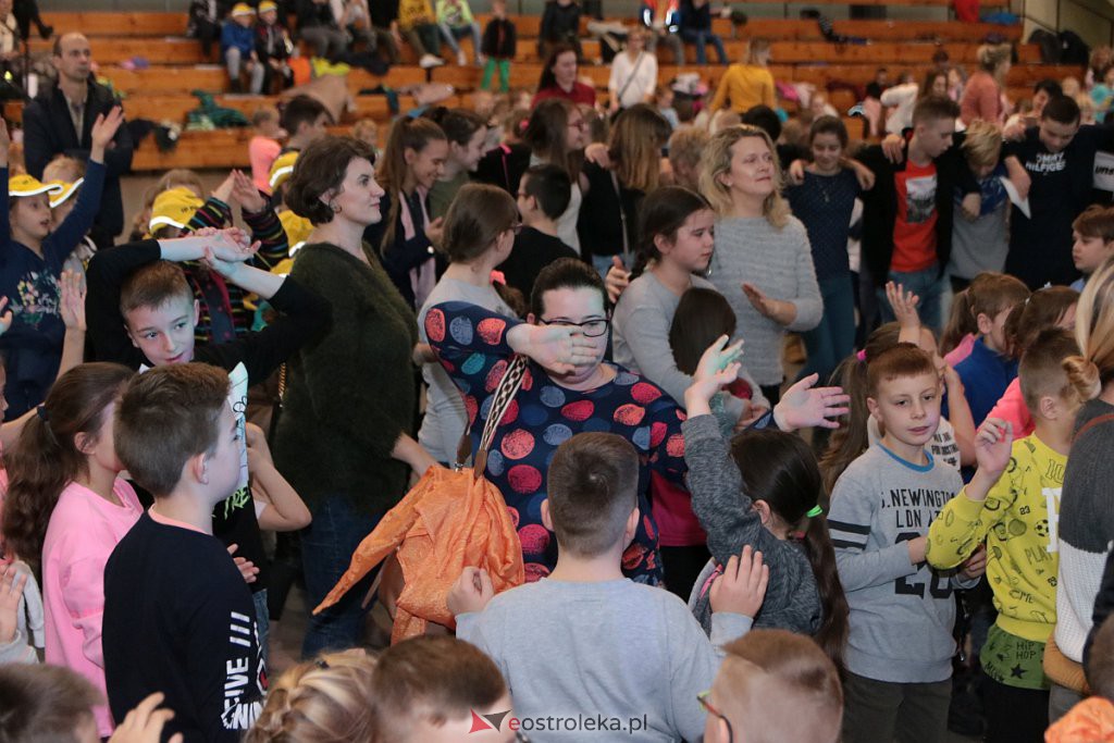 Majka Jeżowska zagrała w Ostrołęce. Dzieci były zachwycone! [10.12.2019] - zdjęcie #2 - eOstroleka.pl