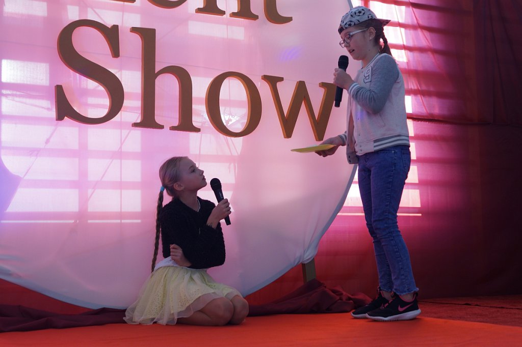 „Mikołajkowy Talent Show” w SP w Czerwinie [10.12.2019] - zdjęcie #6 - eOstroleka.pl